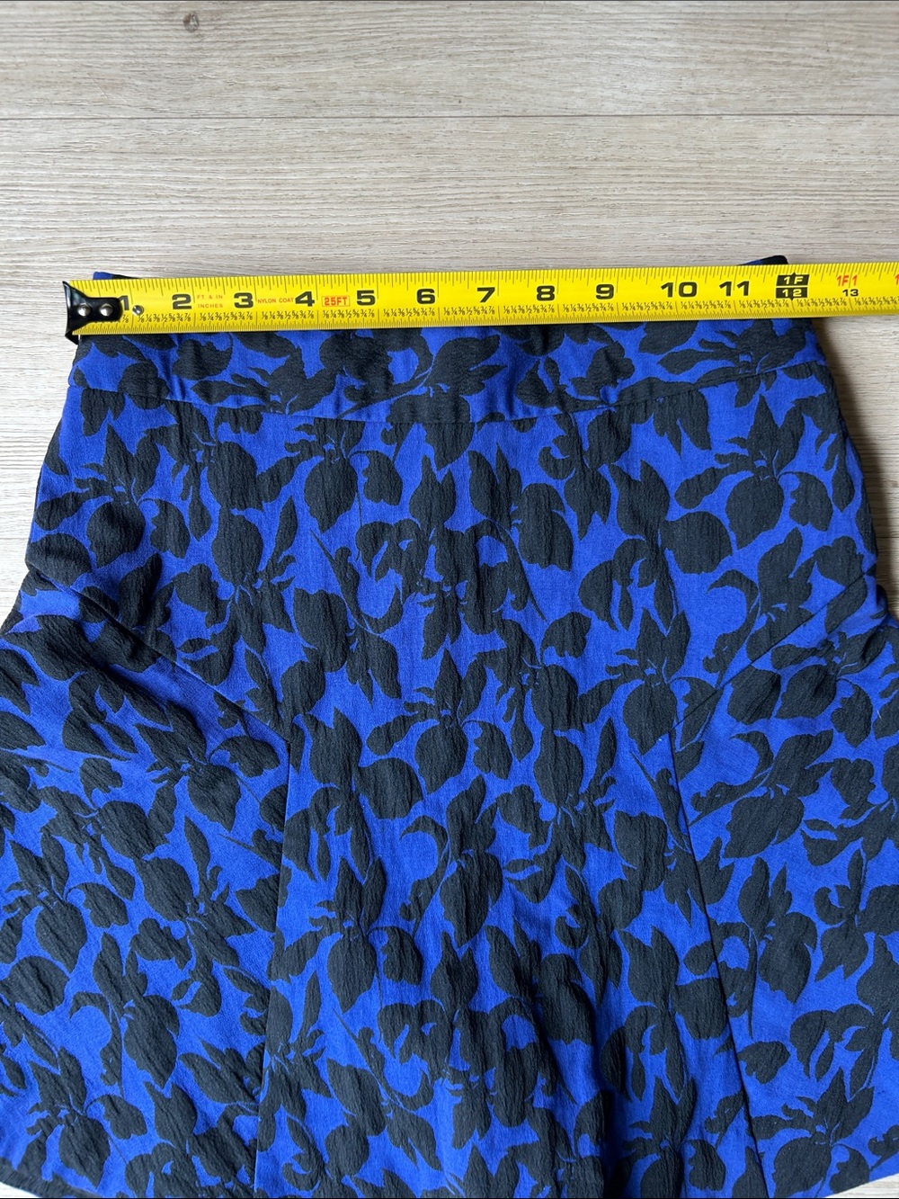 Express Royal Blue and Black Floral Mini Skirt Size 00 - Picture 5 of 7